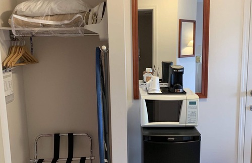 Stony Plain Hotel | Travelodge by Wyndham Stony Plain
