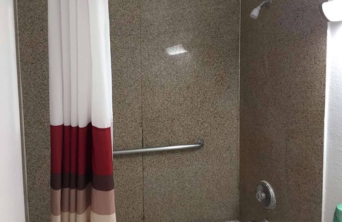 San Antonio Hotel | Travelodge by Wyndham San Antonio Lackland AFB North