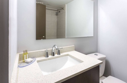 Sarnia Hotel | Travelodge by Wyndham Sarnia
