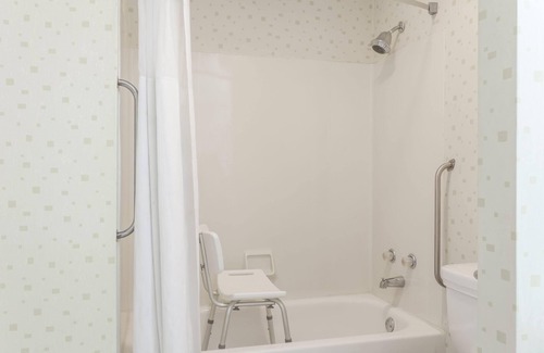 Seymour Hotel | Travelodge by Wyndham Seymour