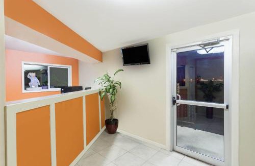 Seymour Hotel | Travelodge by Wyndham Seymour