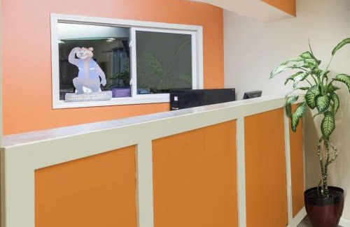 Seymour Hotel | Travelodge by Wyndham Seymour