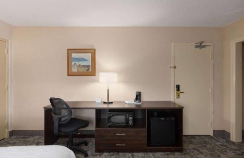 Thunder Bay Hotel | Travelodge by Wyndham Thunder Bay ON