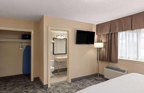 Thunder Bay Hotel | Travelodge by Wyndham Thunder Bay ON