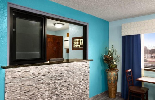 Battle Creek Hotel | Travelodge by Wyndham Battle Creek