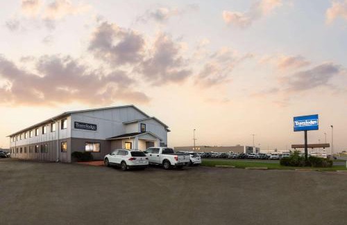 Redwood Falls Hotel | Travelodge by Wyndham Redwood Falls