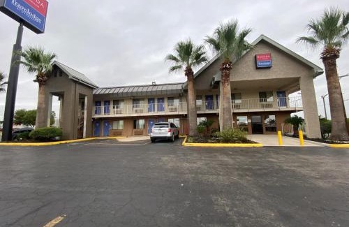 West San Antonio Hotel | Travelodge by Wyndham San Antonio Lackland AFB North