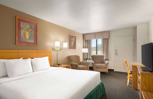 Wellington Hotel | Travelodge by Wyndham Wellington KS