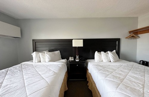 Welland Hotel | Travelodge by Wyndham Welland