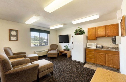 Yampa Hotel | Travelodge by Wyndham Yampa