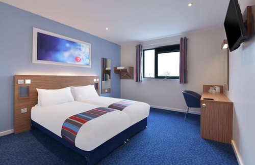 Glenisla Hotel | Travelodge Dundee Strathmore Avenue