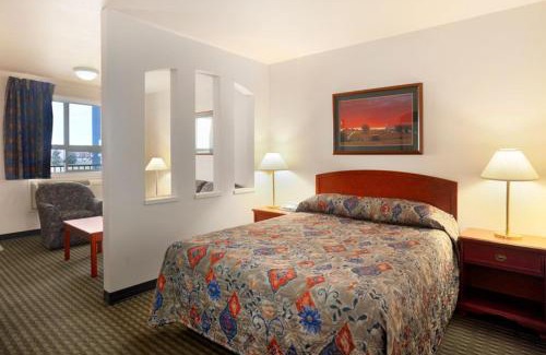 Weyburn Hotel | Travelodge Hotel by Wyndham Weyburn