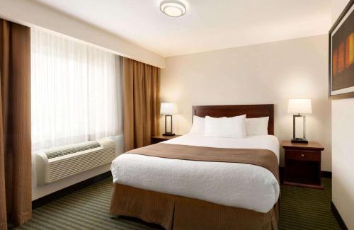 Weyburn Hotel | Travelodge Hotel by Wyndham Weyburn