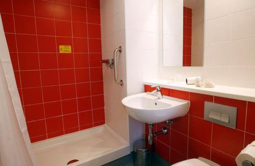 Manises Hotel | Travelodge Valencia Aeropuerto
