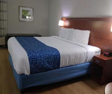 Petersburg Hotel | TravelodgeInn