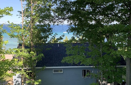 Traverse City House | Traverse City Bay - Private Frontage on Lakefront