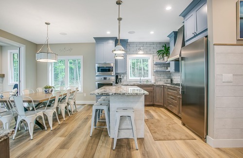 Mayfield House | Traverse City Lakemore Resort, New Luxury Lakefront Home on Arbutus Lake