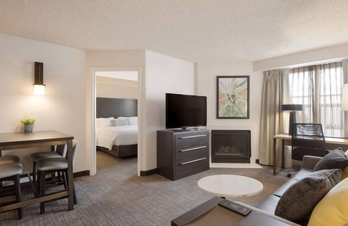 Reno/Tahoe Airport Resort | Traverse Fleischmann Planetarium and Science Center! Two Captivating Units!