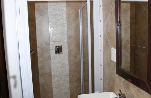 Kempton Park Hotel | Travetel OR Tambo Airport Hotel