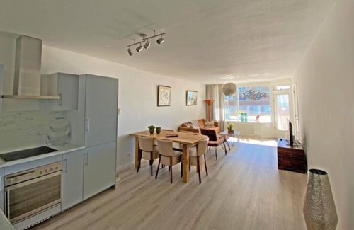 Grou House | | Travl.is Expats | NL # Grouw Lakeside Joy