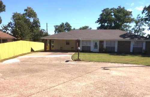 Monroe House | Treasure Bay 3-bedroom house with WiFi, fitness room in Monroe