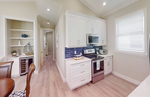 Treasure Cay House | Treasure Cay Getaway with BOAT DOCK! n4 bedroom, pool, & bbq Cabana!