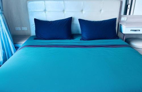 Nong Pa Khrang Apartment | Treasure Condo swimming Wifi cooking