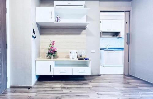 Nong Pa Khrang Apartment | Treasure Condo swimming Wifi cooking