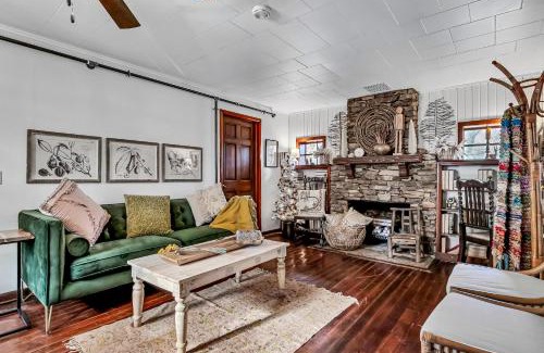 Branson House | Treasure Cottage