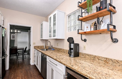 Tremont House | Treasure in Tremont! Sleeps 12!