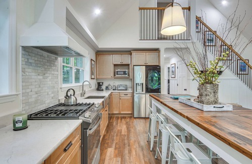 Treasure Lake House | Treasure Lake Home w/Deck: Walk to Bimini Lake!