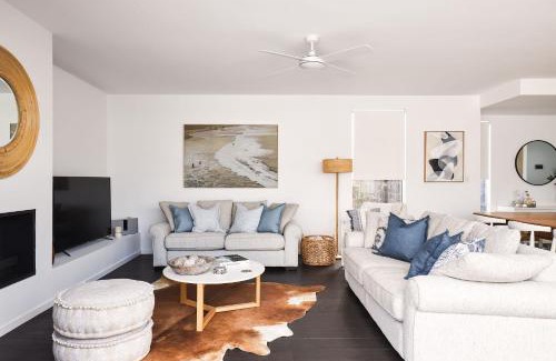 Casuarina House | Treasure on Trestles - Premium Holiday Home hosted by Holiday Management