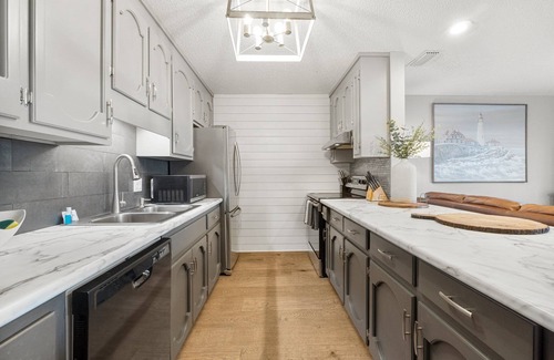 Sunnyside Condo | "Treasures Sunset" Sleeps 4