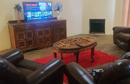 Harare House | Treat yourself to a unique home experience at Siyesita Guest House.
