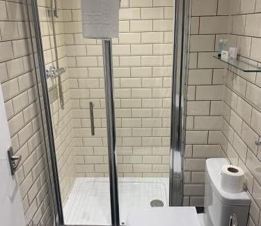 Amlwch Bed & Breakfast | Trecastell Hotel