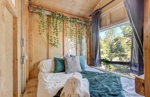 Larkspur House | Tree Fort Escape