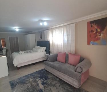 Port Elizabeth House | Tree Haven Guesthouse