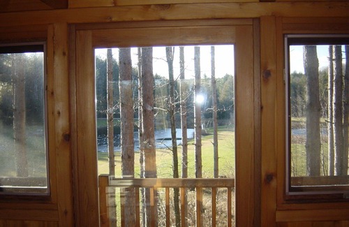 Durham Region Ski Chalet | Tree House getaway with swimming, 18km of Hiking and MTN Biking Trails.