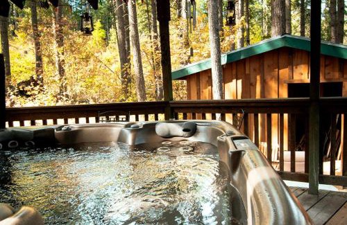White Salmon House | Tree House Style Cabin Nestled at the Foot of Scenic Snow-Capped Mt. Adams, Washington