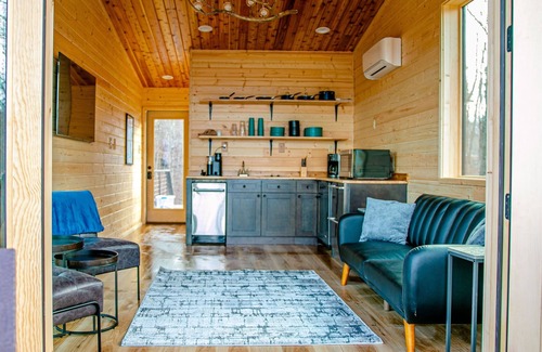 Beersheba Springs Cabin | Tree loft 1 a view for miles in the trees