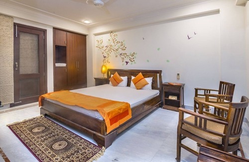 Saket Bed & Breakfast | Tree of Life bed and breakfast
