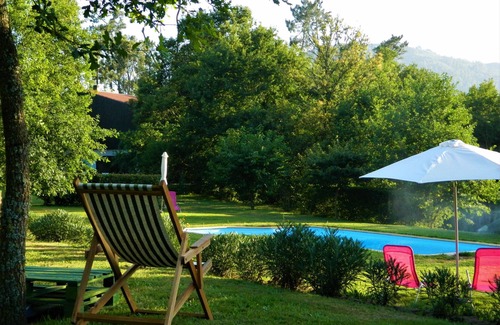 Arcos de Valdevez Cottage | Tree Pool Villa