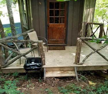 Crumpler House | Tree Top Cabin in Crumpler, North Carolina