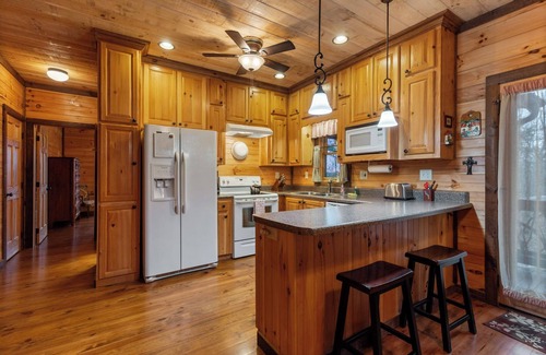 Blue Ridge Cabin | Tree Top Hideaway - Private with Games, Firepit, + More!