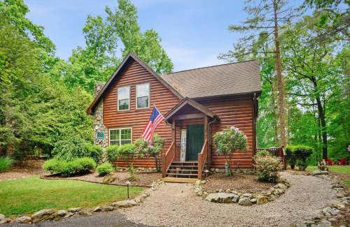 Butler House | Tree Top Lodge - Gorgeous Lake Cabin with Hot Tub & Magnificent Views of Forests and Mountains! cabin