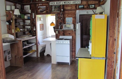 South Hero Cottage | Tree Tops Cottages. Up to 4 lakeside cottages available