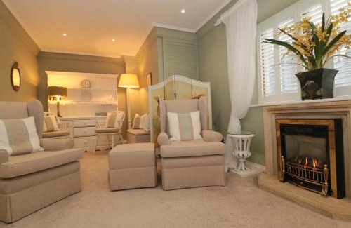 Broadway Apartment | Tree Tops