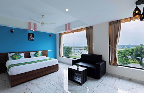 Nedumbassery Hotel | Treebo Airsuit