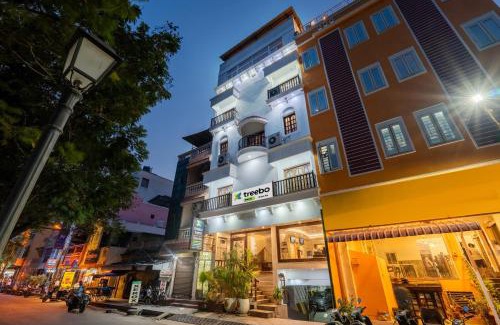 White Town Hotel | Treebo Grace Inn, 3 Min Walk From Promenade Beach