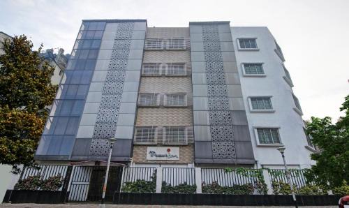 Kalighat Hotel | Treebo Naman's Inn